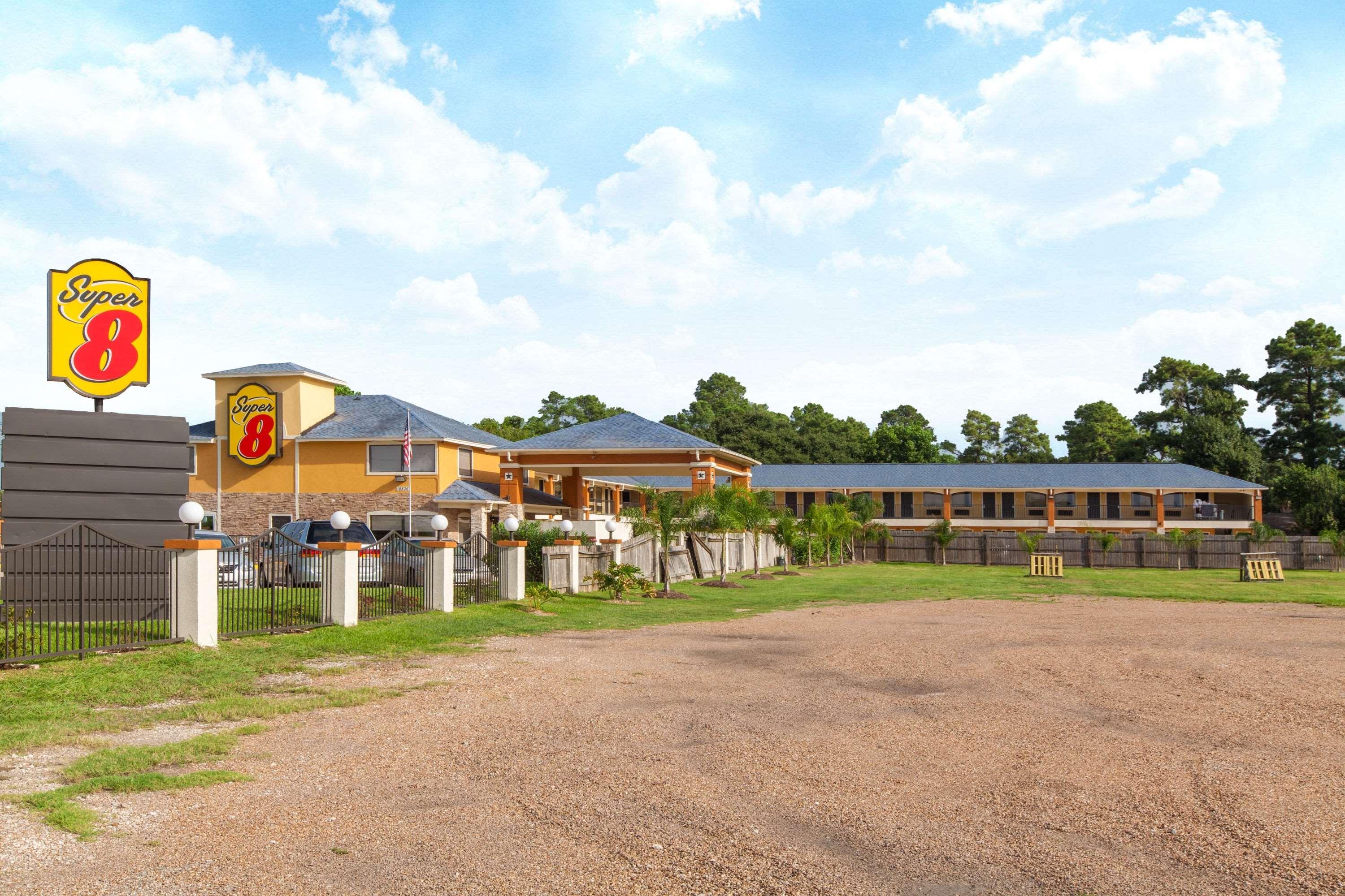 Super 8 By Wyndham Houston/Willowbrook Hwy 249 Ngoại thất bức ảnh