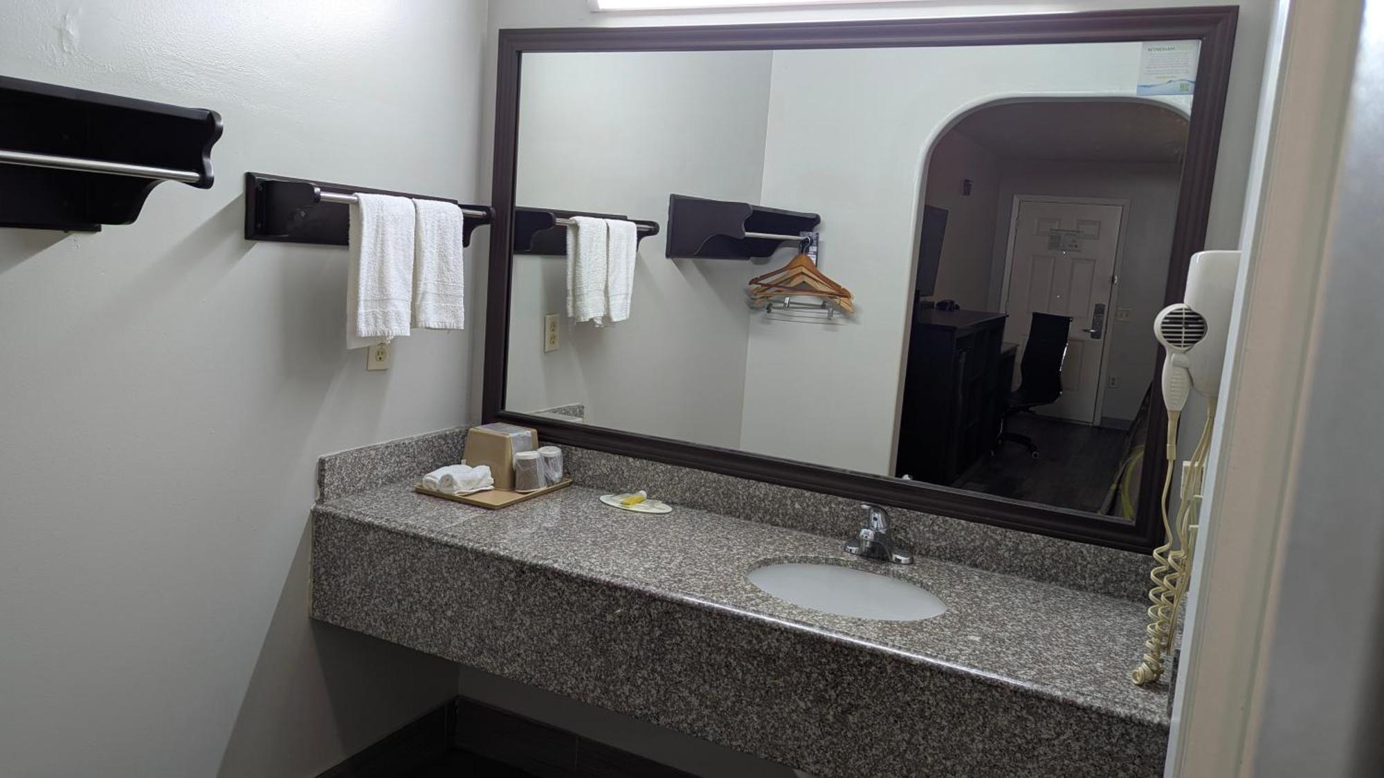 Super 8 By Wyndham Houston/Willowbrook Hwy 249 Ngoại thất bức ảnh